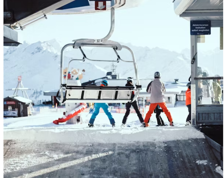 https://www.whistlerdailypost.com/wp-content/uploads/2024/10/Ski-instructor.png